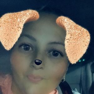 Meet your Posher, Hilary